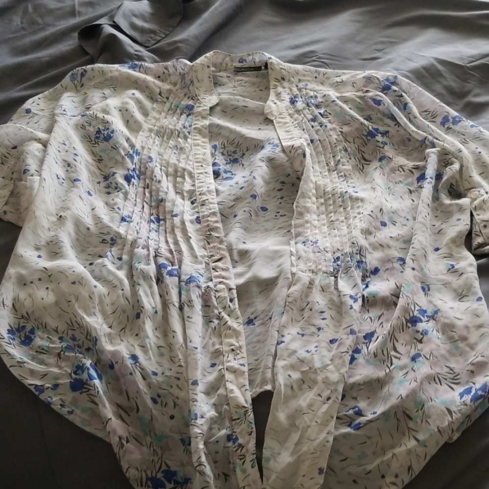 3/5 sleeve button down blouse
